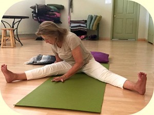 STRETCH AND RELAX HATHA YOGA (Kundalini Light)